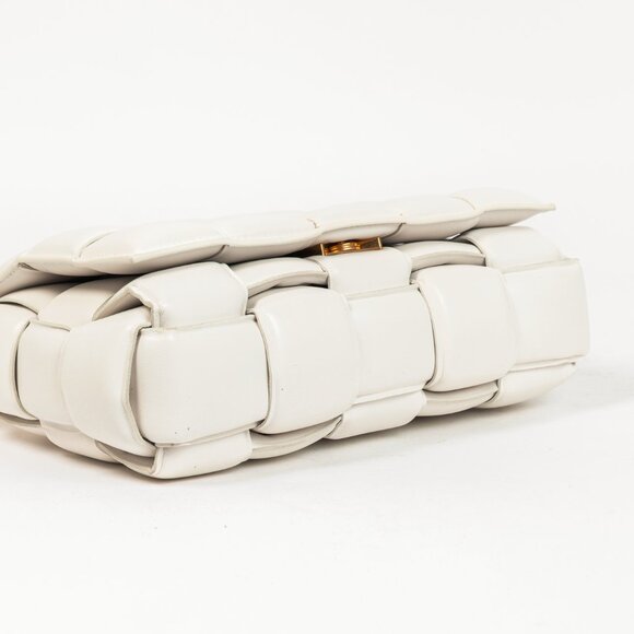 Bottega Veneta Maxi Chain Cassette Chalk Intreccio-Lambskin Shoulder Bag - Picture 5 of 11